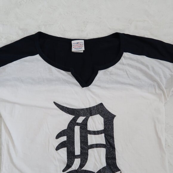 Detroit Tigers Sports Tee! - Picture 3 of 7